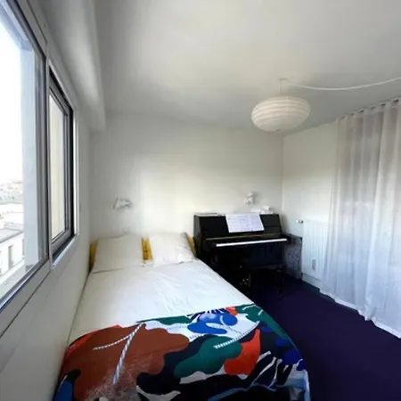With Stunning View Of And Eiffel Tower Daire Paris